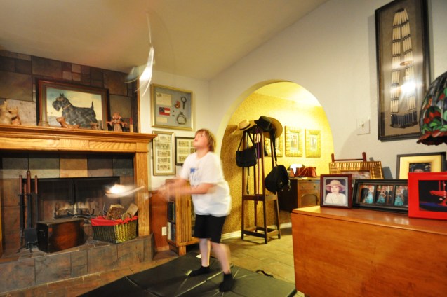 Kameron Badgers Juggling Dube Knives